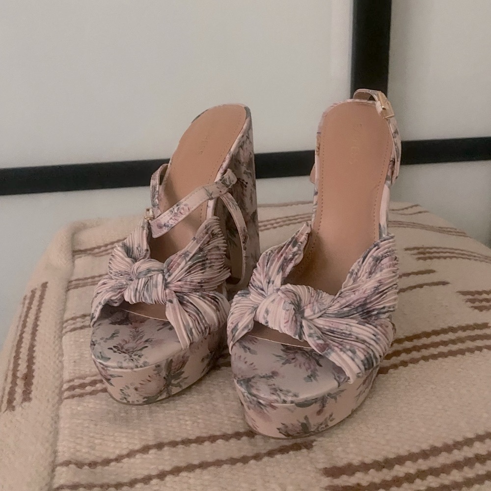 Express Women’s Floral platform heel